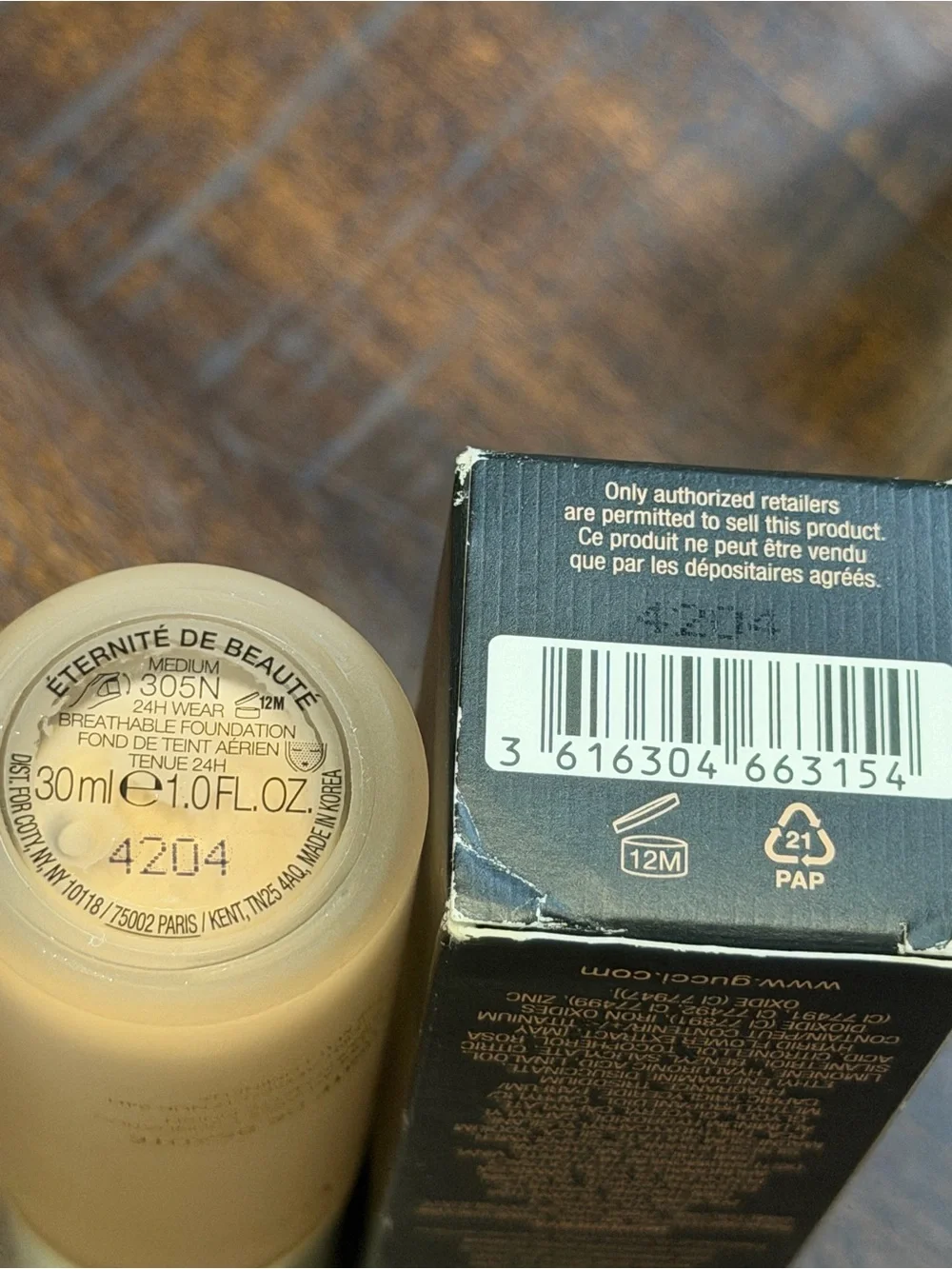 305N-medium-Gucci Éternité de Beauté 24H Wear Foundation NWB